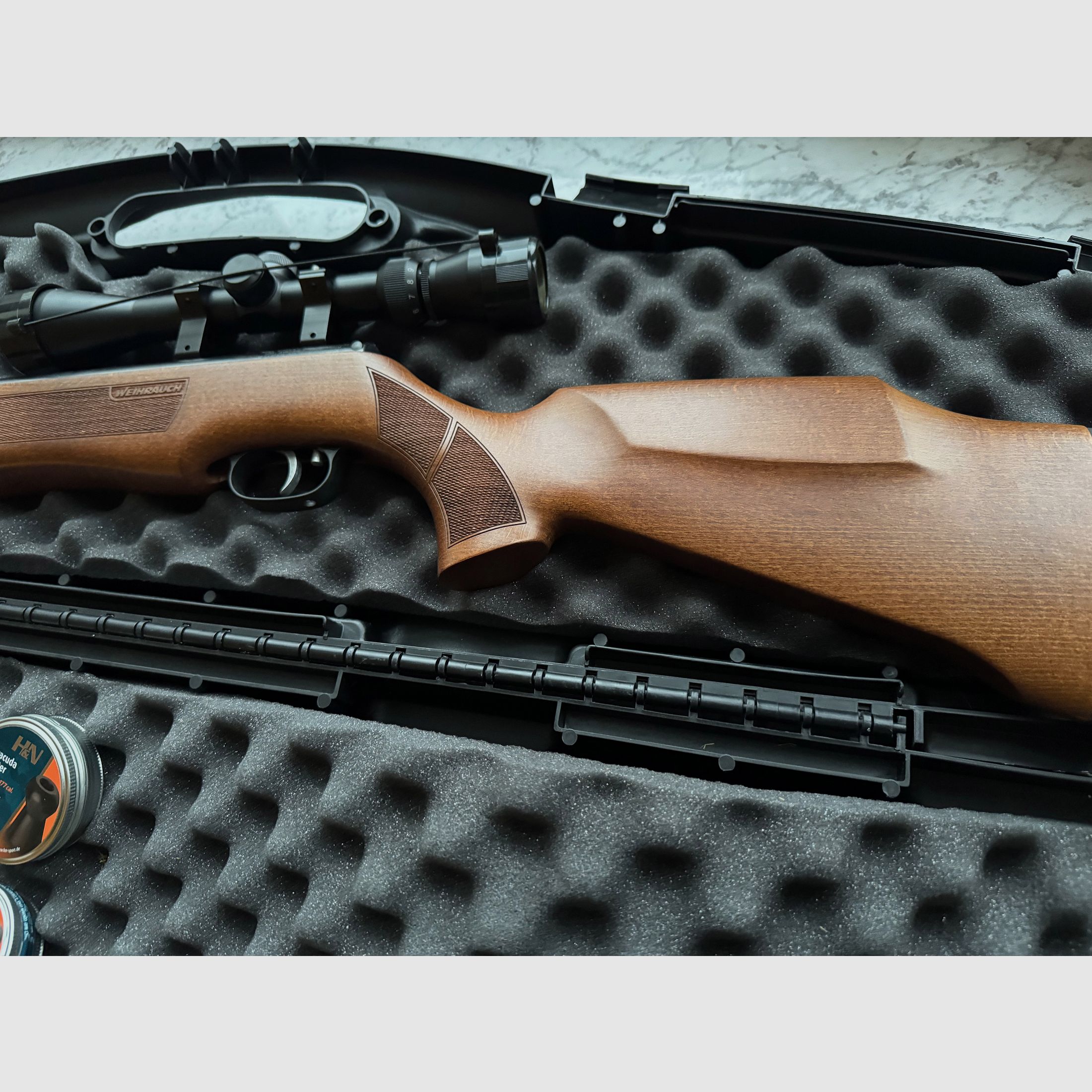 Weihrauch HW 35 Luftgewehr mit Zielfernrohr, 2000 Diabolos & Hartschalenkoffer – neuwertig!