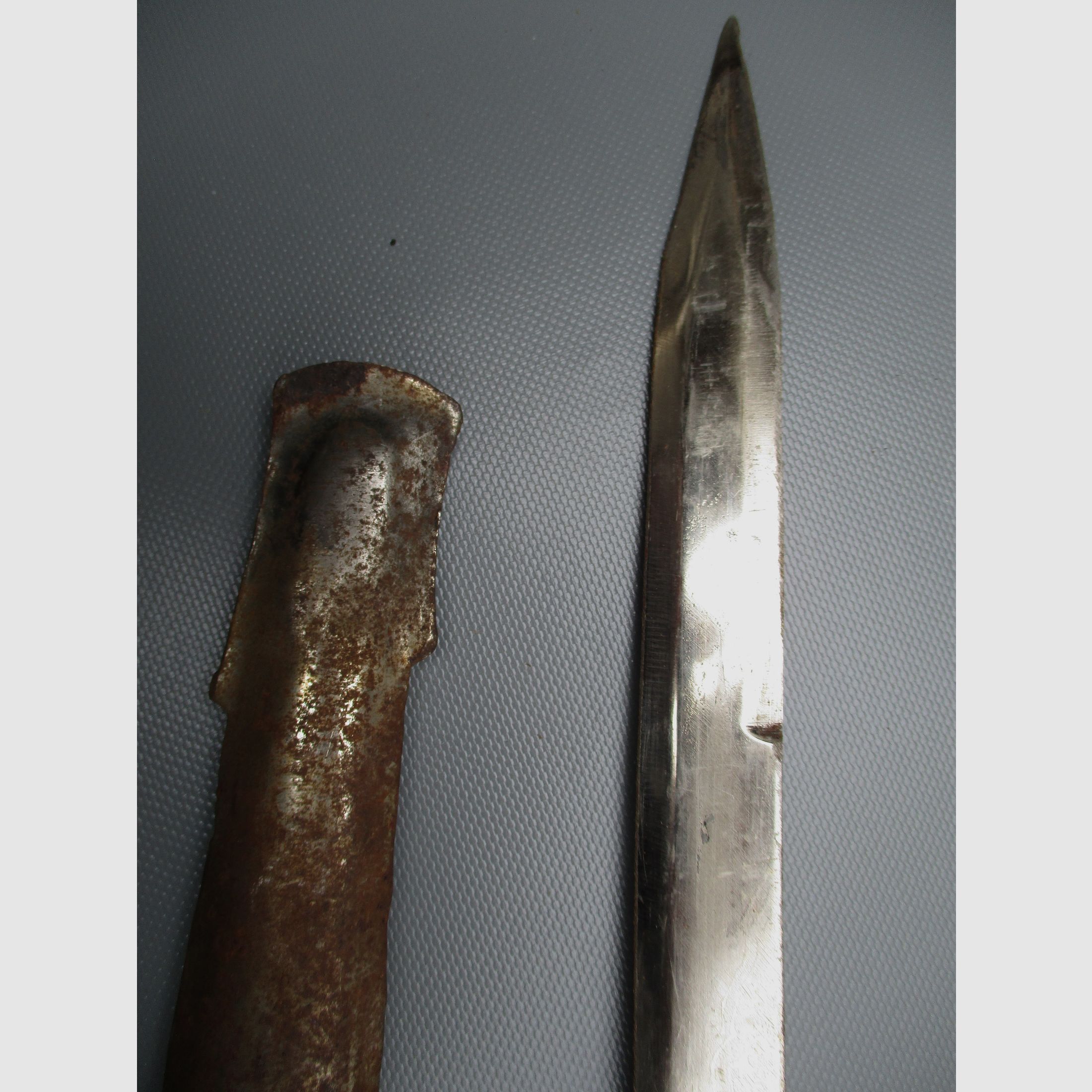 Indian saber / sword with wooden scabbard
