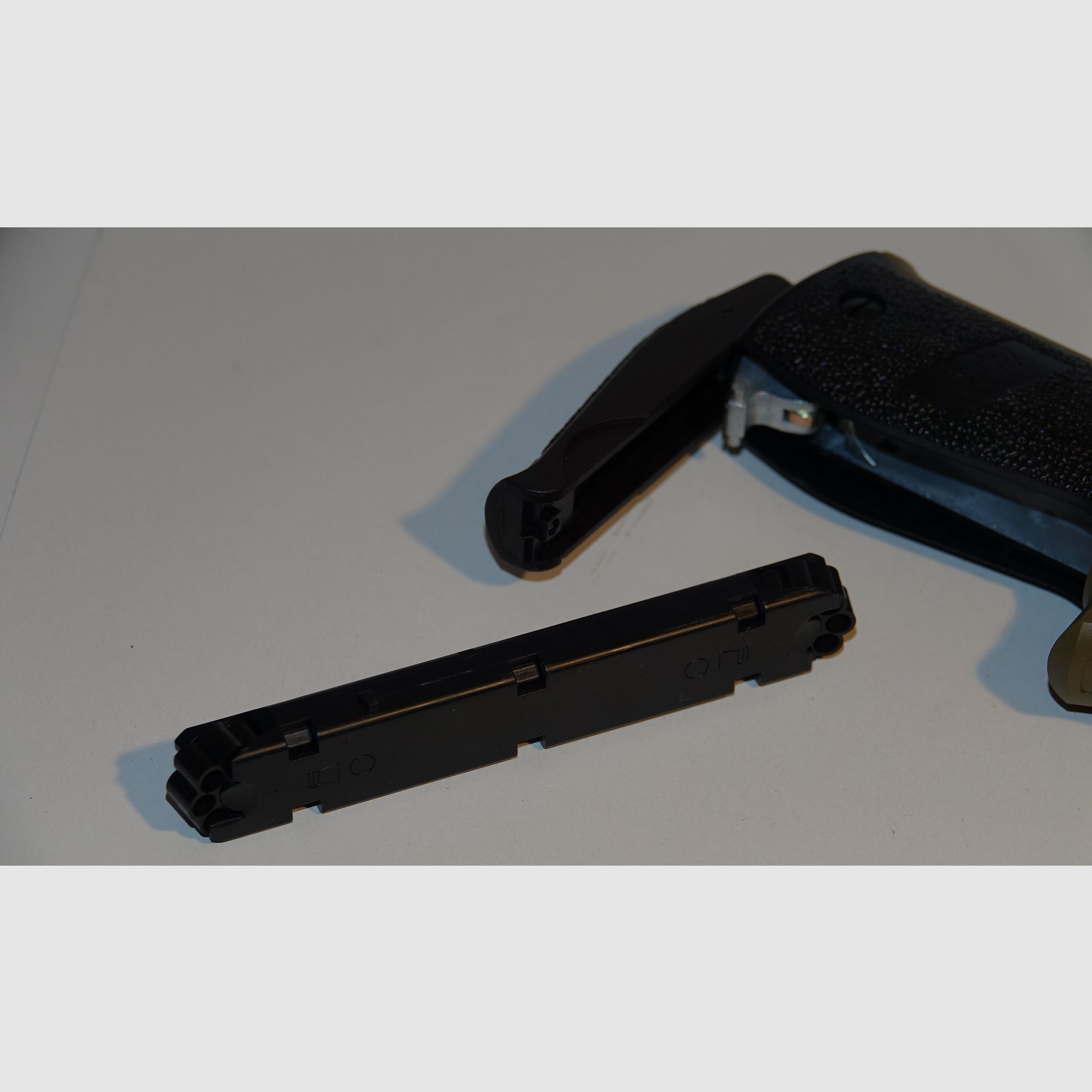  Pistola CO2 BlowBack SigSauer P226 en raro TAN BEIGE / DARK Earth como nueva