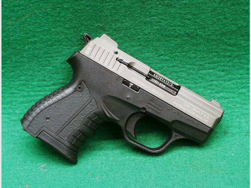 Zoraki 906 pistola de fogueo, Titan