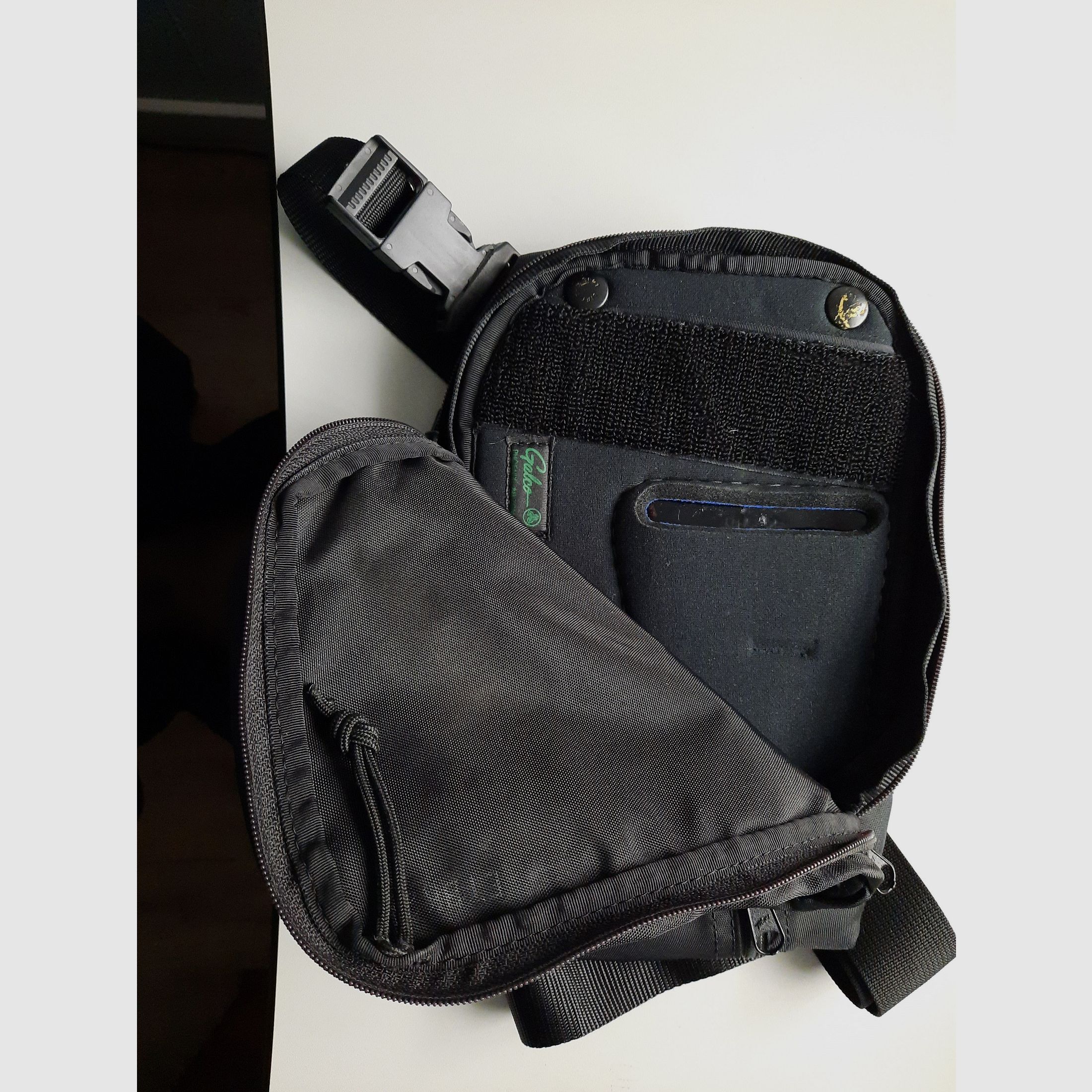 Bauch-Taschenholster