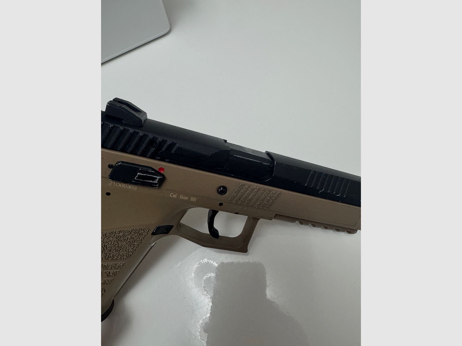 Airsoft CZ-P09 6mm glissière en métal avec chargeur Co2
