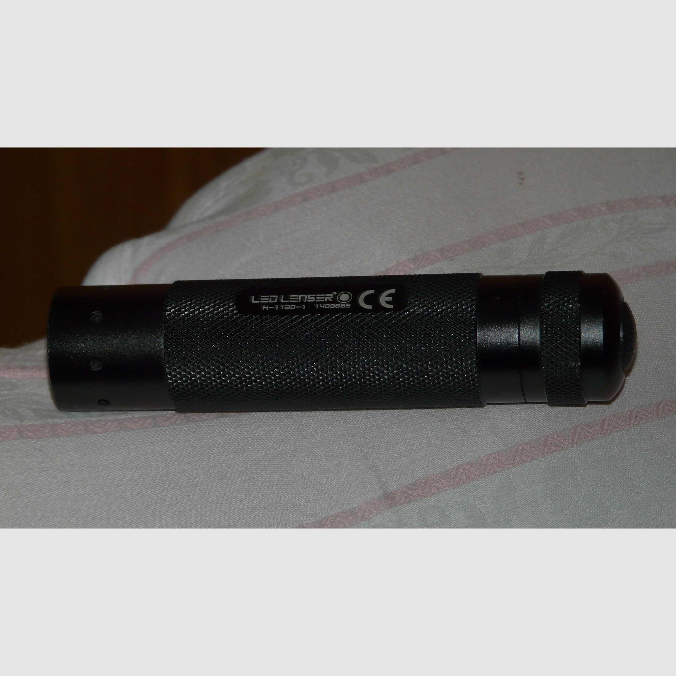 Latarka LED od LED LENSER model V2