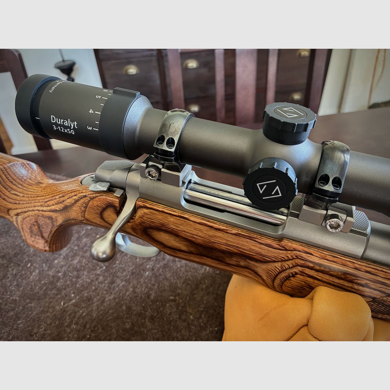Sako 75 Varmint Laminated Stainless im Kaliber .308 Winchester mit Zeiss Duralyt 3–12x50