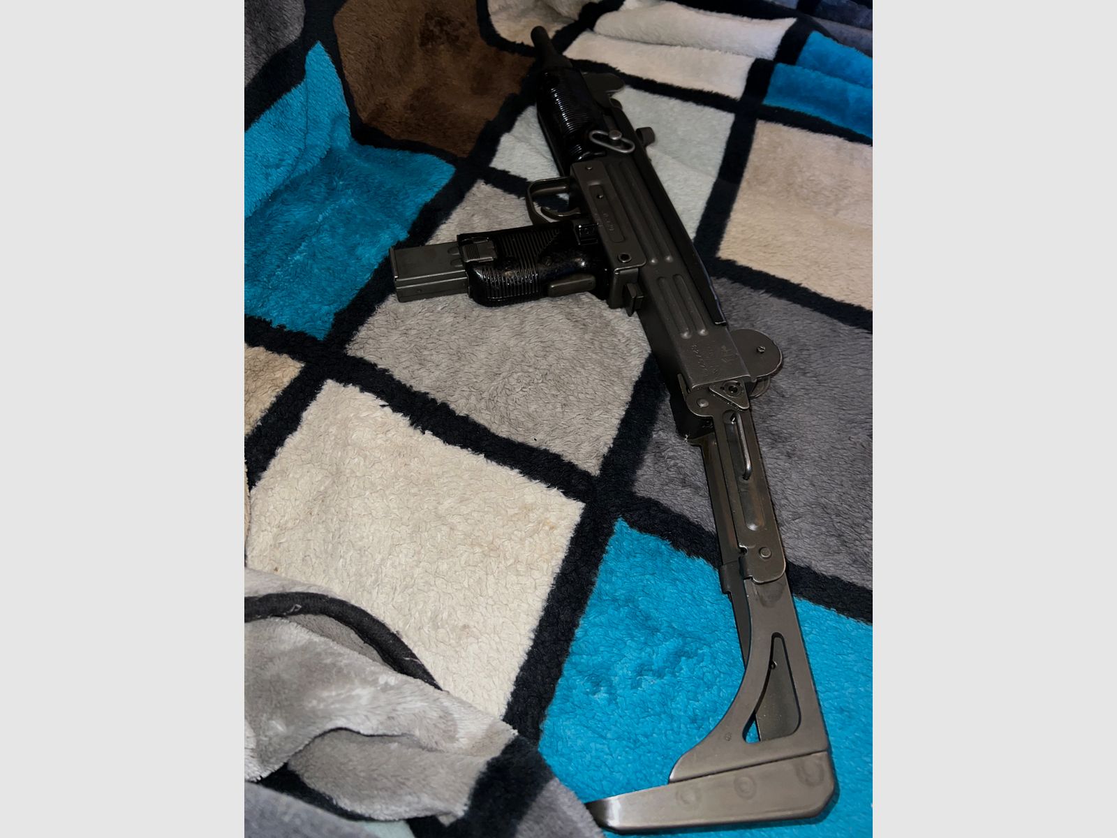 Original IMI Uzi submachine gun – EU deactivated firearm (AT 2022) – Rare Israeli military version with Hebrew stamps & intact folding stock