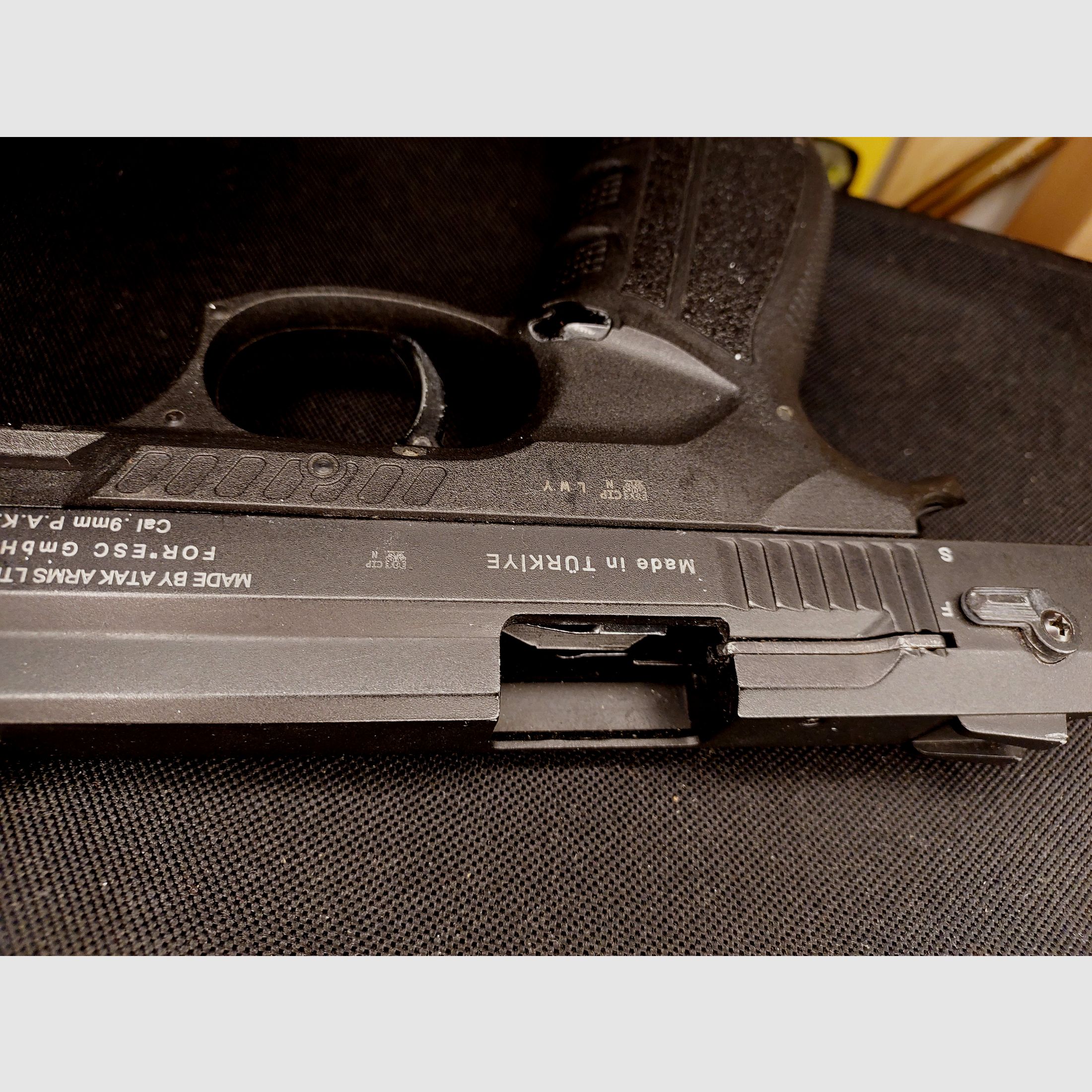 Zoraki 2918 Schreckschusspistole Kal. 9mm P.A.K. schwarz - alte (PTB 986)