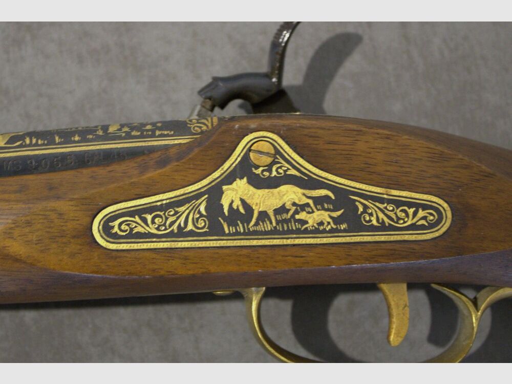 Beau fusil à chargement par la bouche avec décoration dorée pour la chasse. Calibre 45 réplique de fusil à chargement par la bouche techniquement avant le 1er janvier 1871