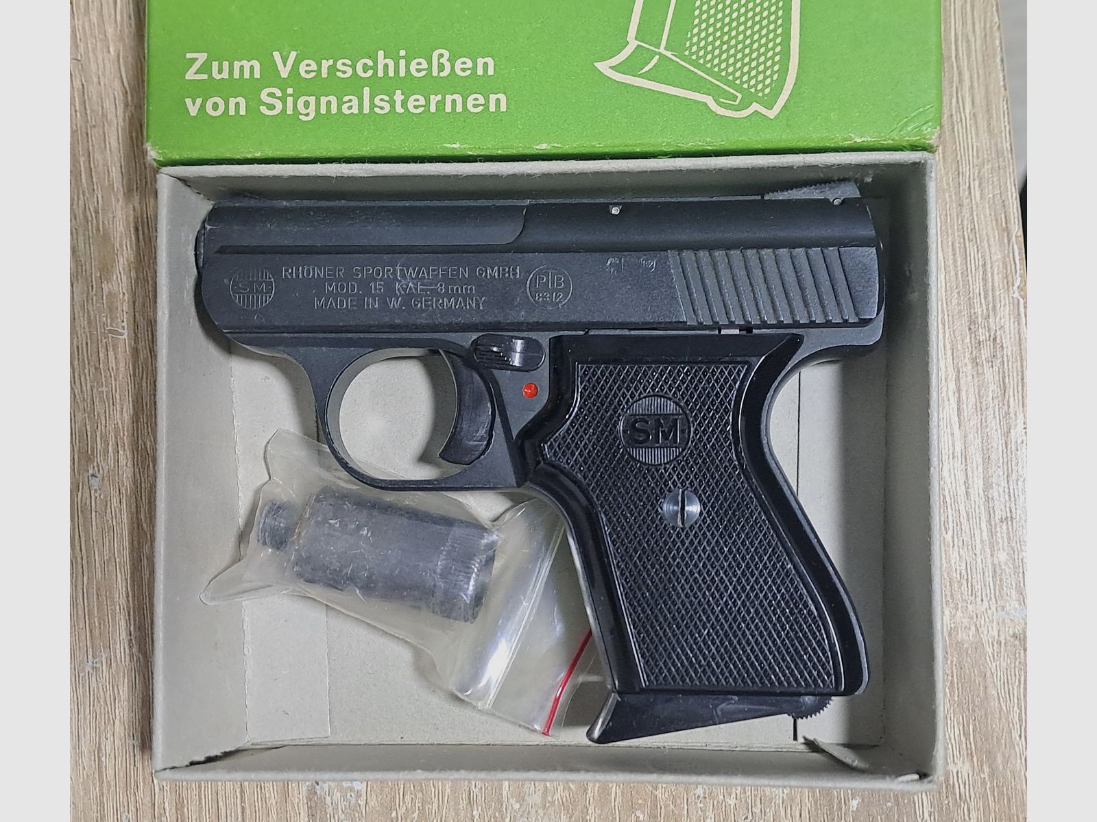 Alte Rhöner SM 15 Kal. 8 mm Knall im PTB 83/2 mit Verpackung!