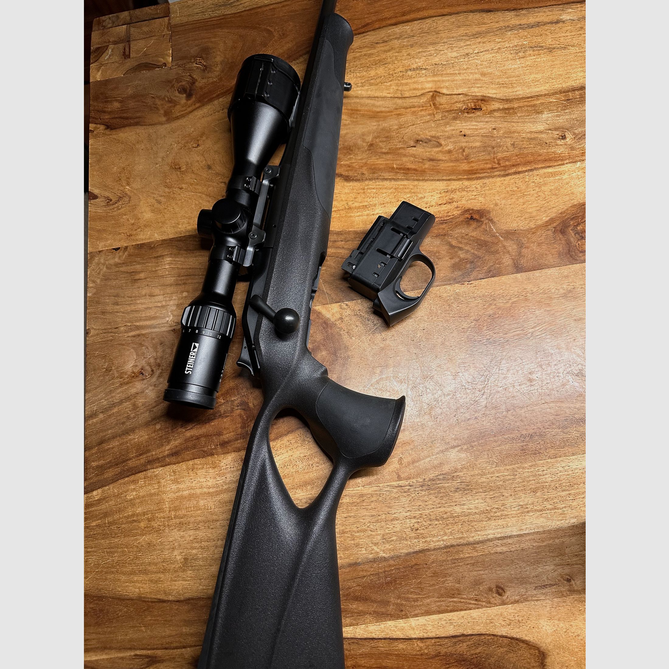 Blaser R8 Professional Success en .243Win con nueva montura Blaser, ¡incl. silenciador Stalon W110!