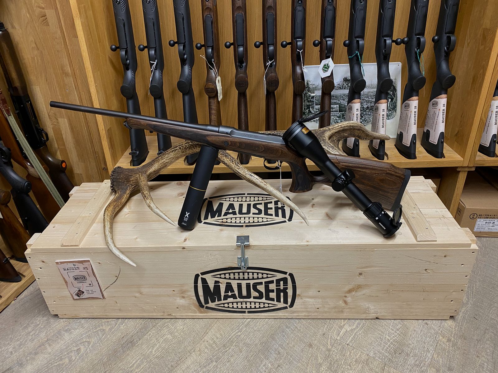 Sauer 101 GTI, mit Minox Allrounder 3-15x56, mit Schiene