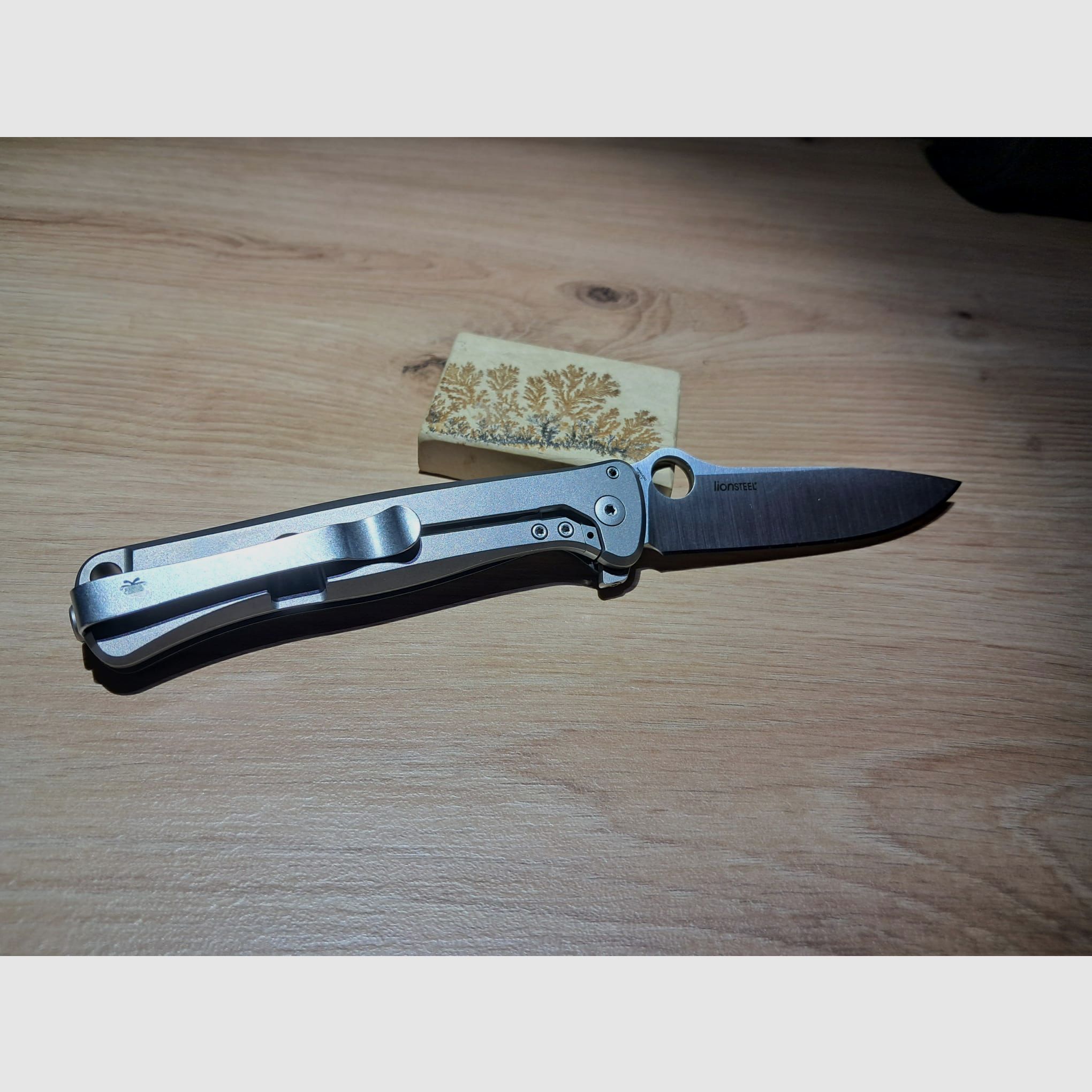 Spyderco Slym Titan. Lionsteel. Messer. Taschenmesser