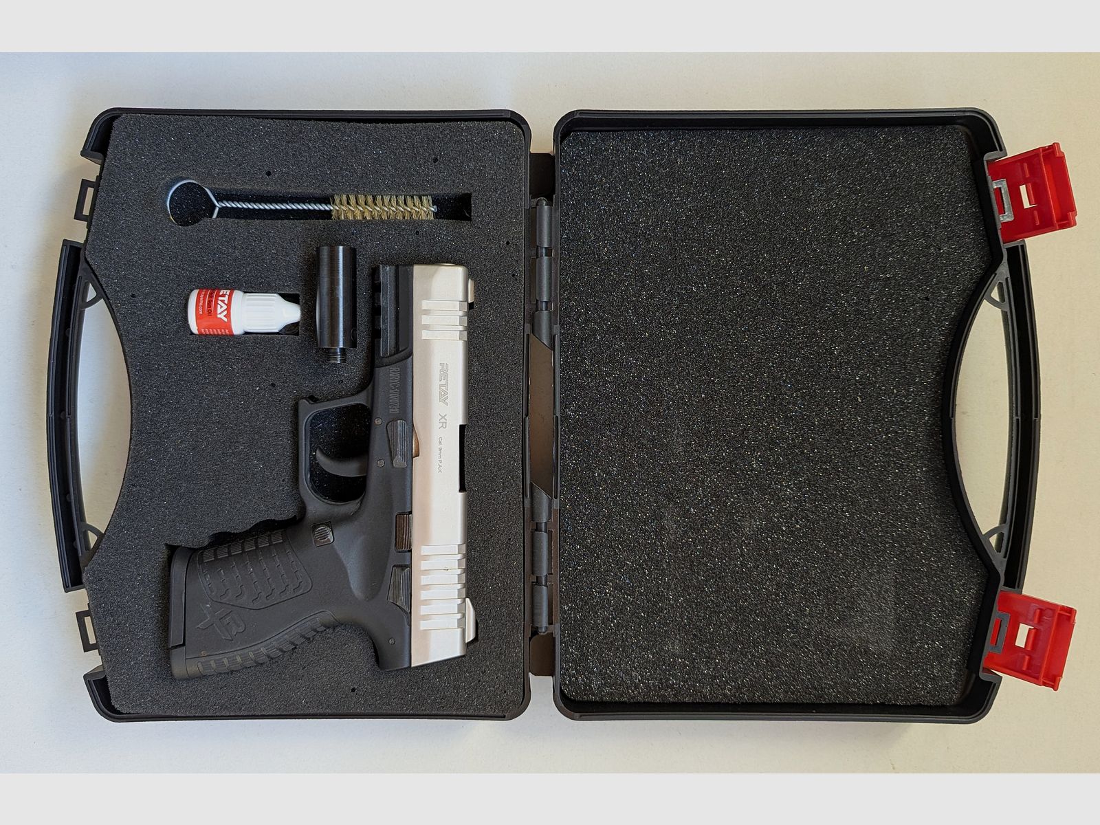 Pistola Retay XR Cal. 9 PAK, 14 +1 disparos, bicolor - Nueva y sin usar