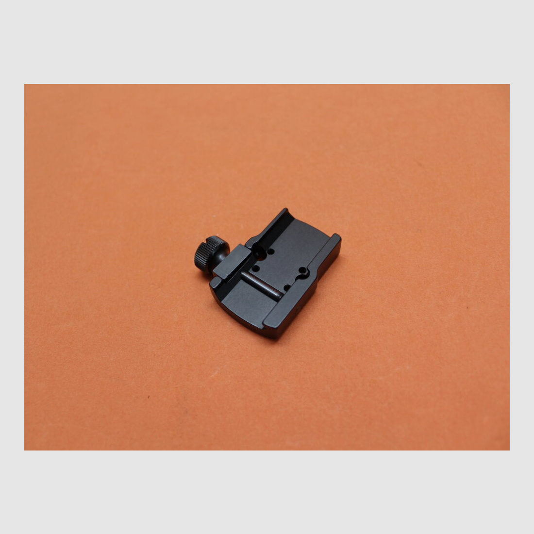 Recknagel Recknagel DOCTER płyta montażowa (57070-0000) do profilu Picatinny z nakrętką z rowkiem