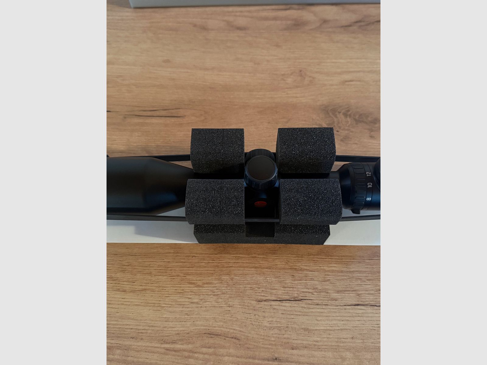 Leica Magnus 1.8-12x50 i, with rail