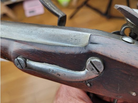 Sehr schöner Steinschlosspistole Modell An IX der Gendarmerie – Manufacture de Maubeuge von 1811 – schöne Hölzer – sehr gute Schloss – Unberührt – eines unserer seltensten Regulierungsstücke – TBE
