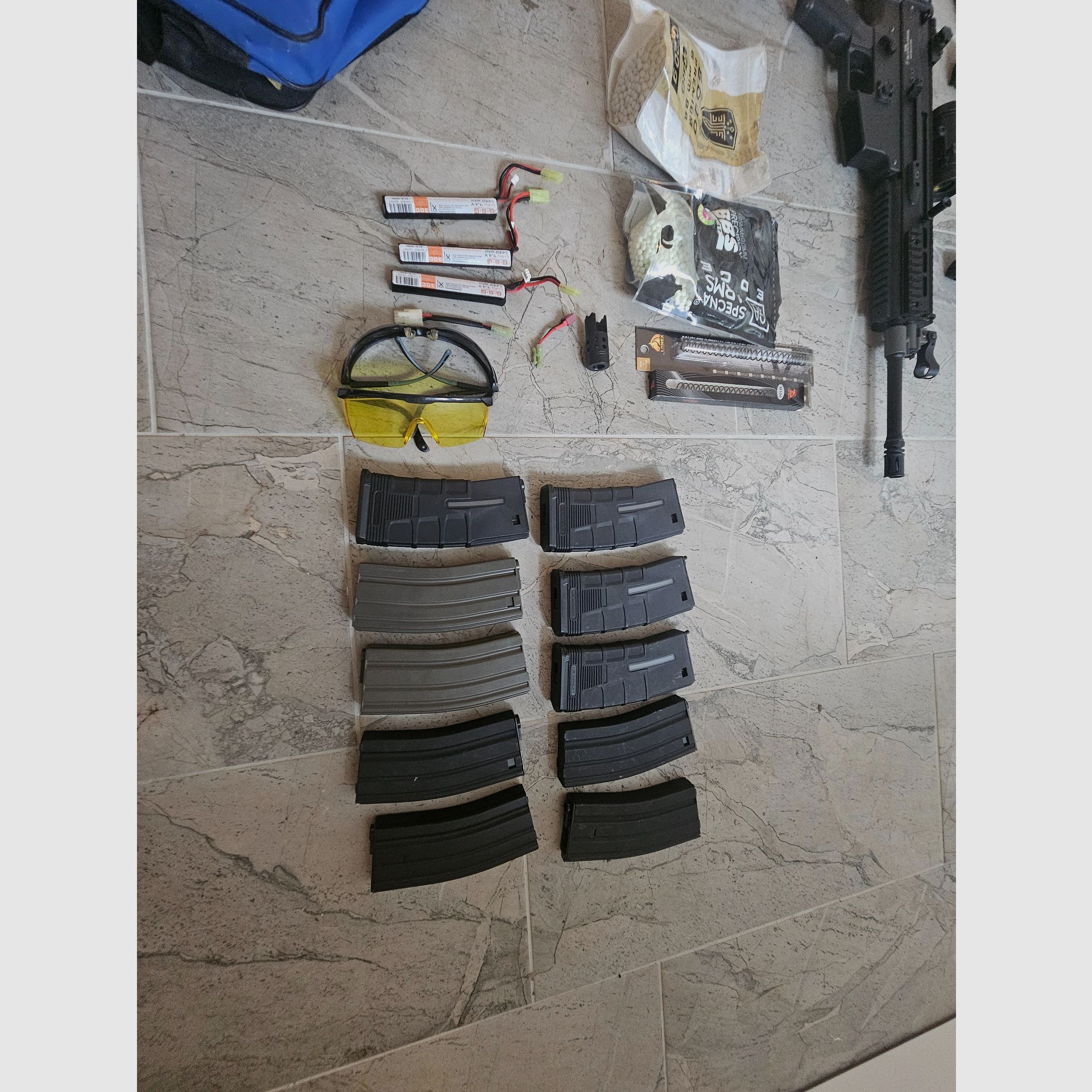Großes Begadi S-AEG Starter-Set: MK16 (SCAR-L) & M4 M-LOK inkl. 10 Magazinen, Akkus & kompletter Flecktarn-Ausrüstung, Bild 5 von 15