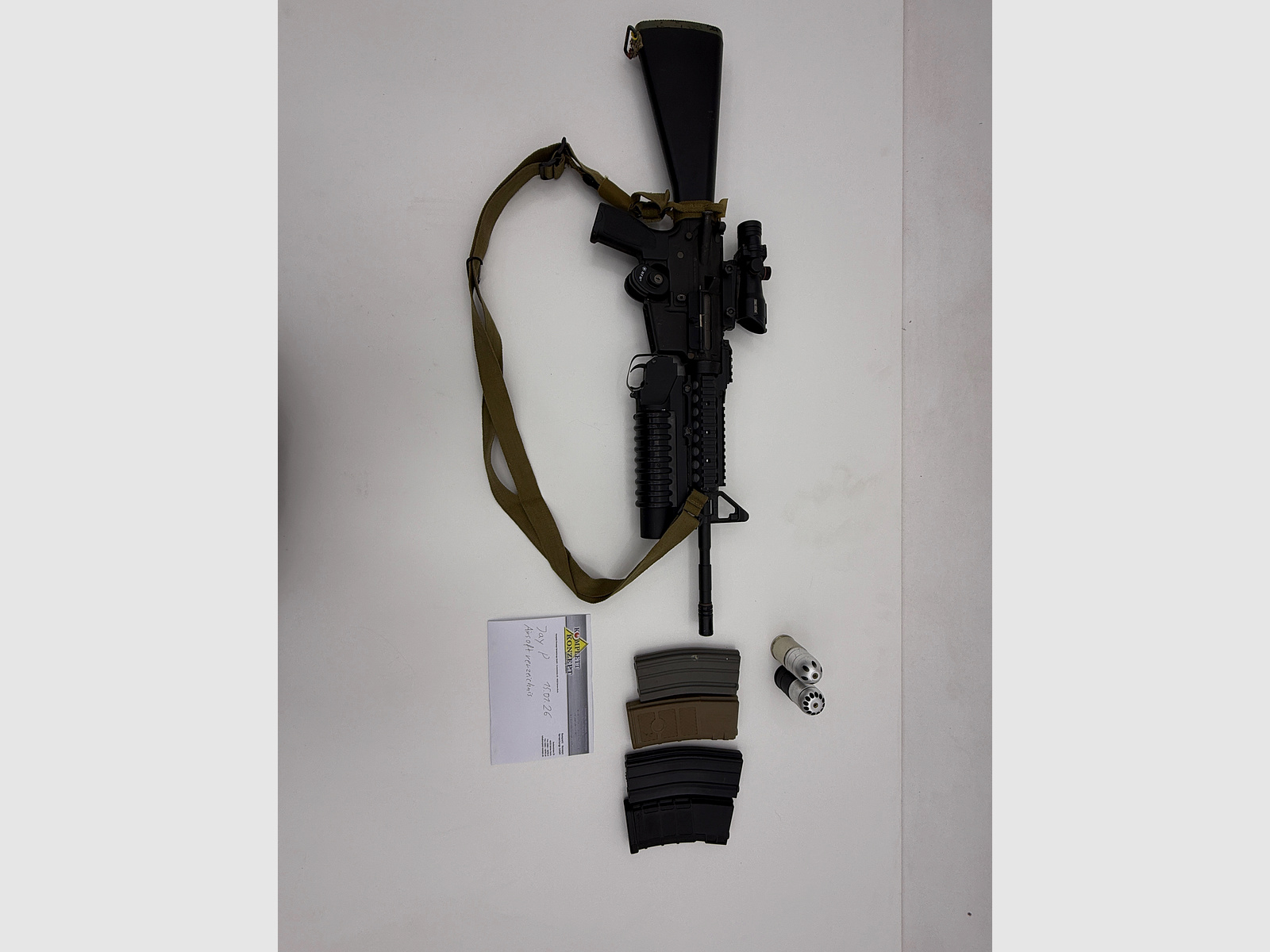 Evoluzione Airsoft M4 S-AEG stile US Marine con lanciagranate M203 funzionante – incluso 2× granate da 40 mm