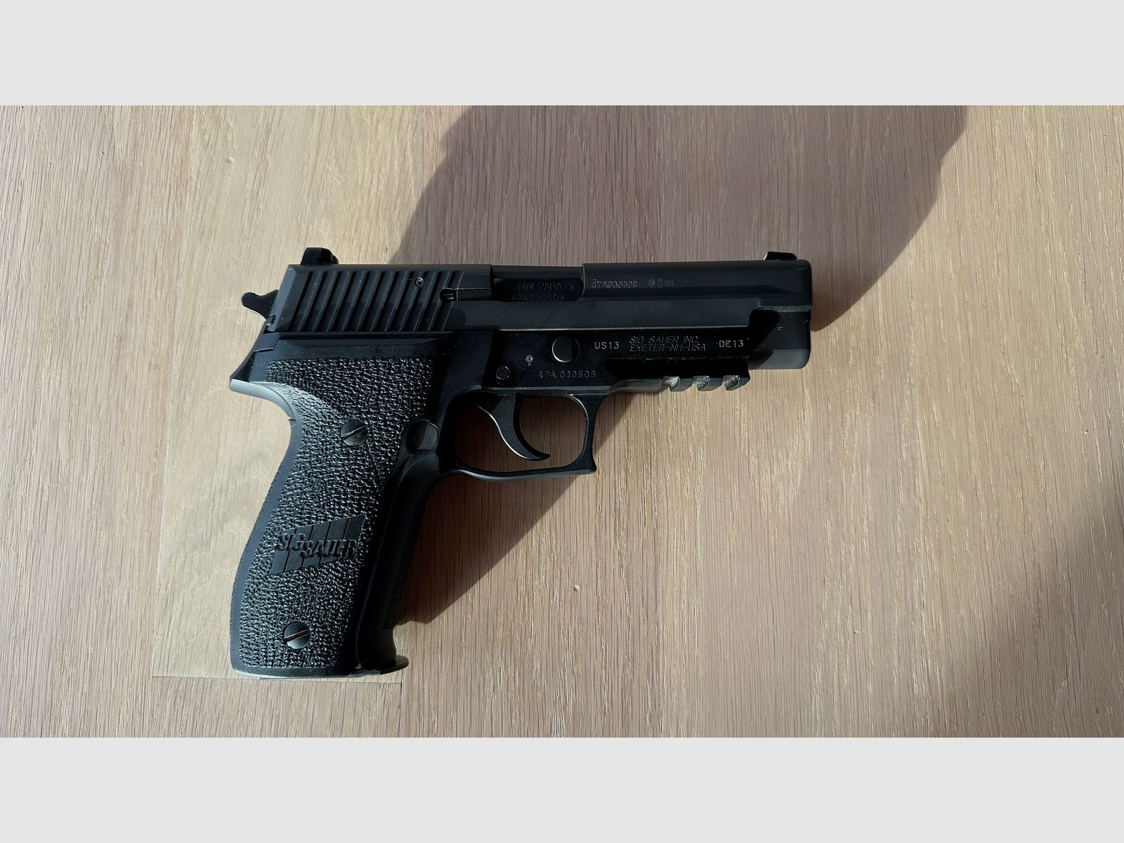 Sig Sauer P226 Mk25 9mm mit Holster
