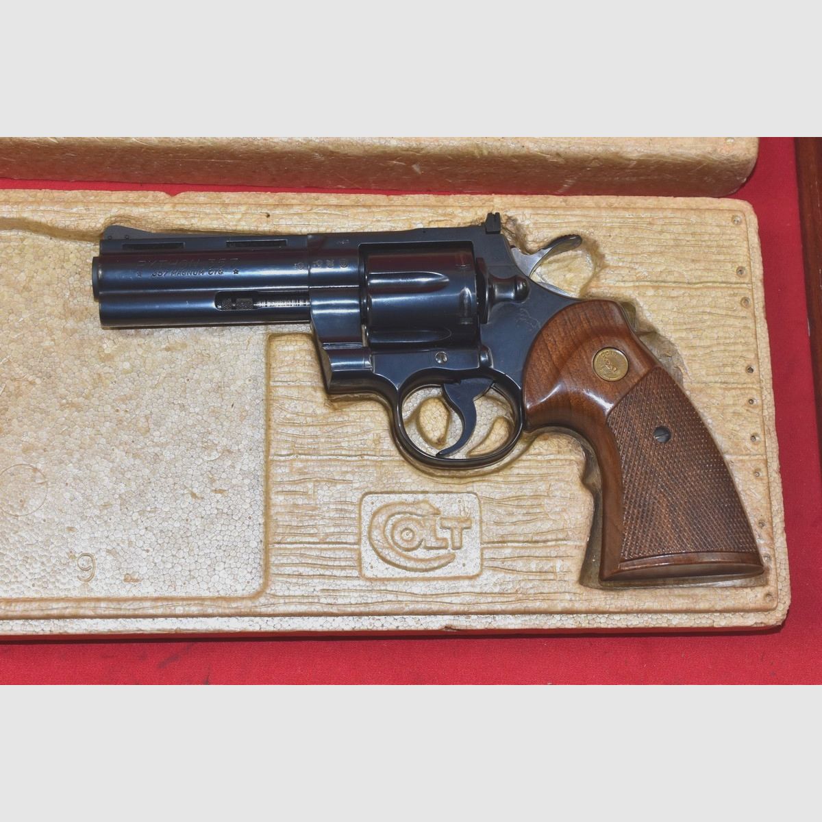 #8135 REWOLWER COLT PYTHON, ROK 1975, Kal. 357 Mag., zdjęcie 2 z 21
