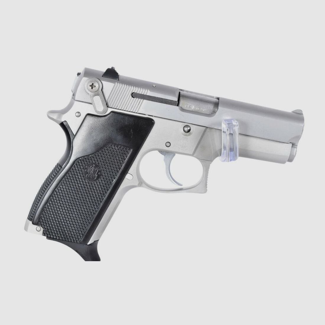 Smith & Wesson 669