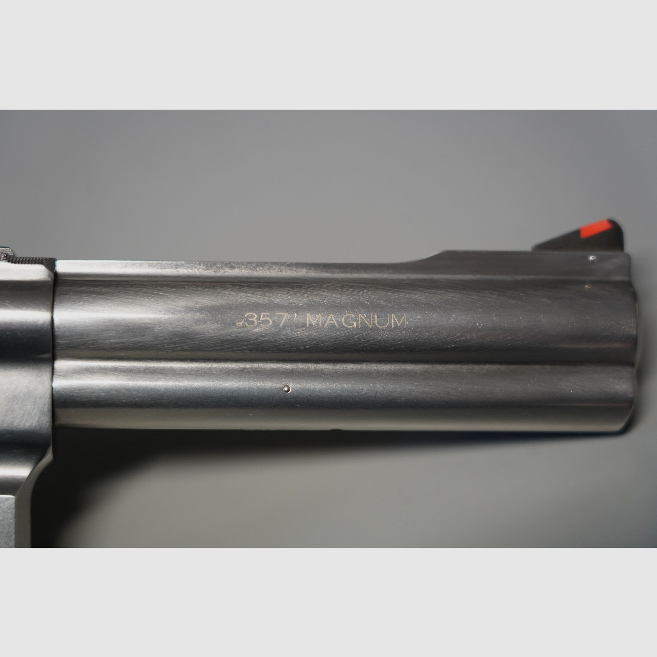 Smith & Wesson Model 627-0, kal. 357 Mag., w doskonałym stanie,