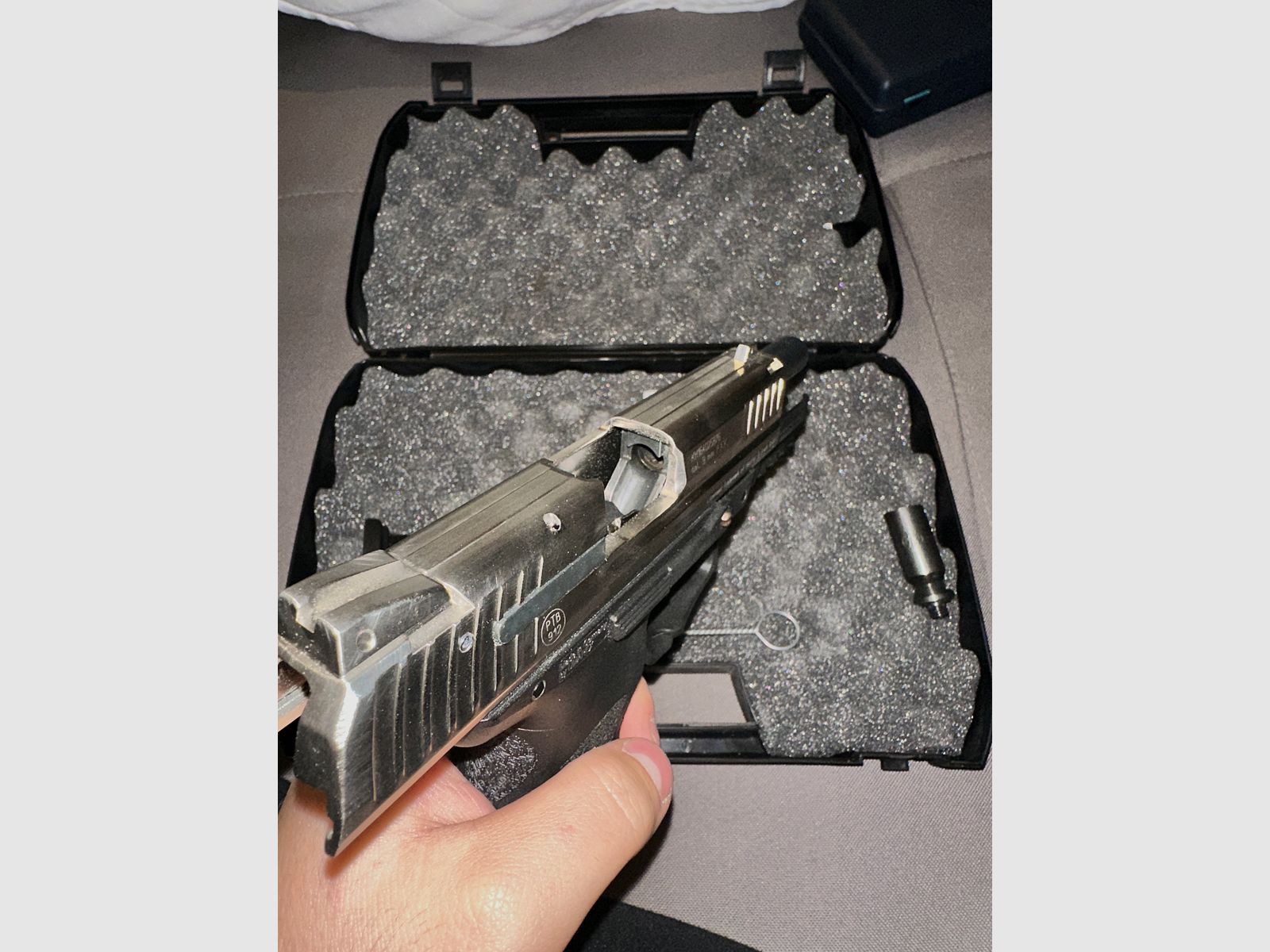 Heckler & Koch P30 – 9 mm P.A.K. – nickel/bicolore – PTB 912 – mallette