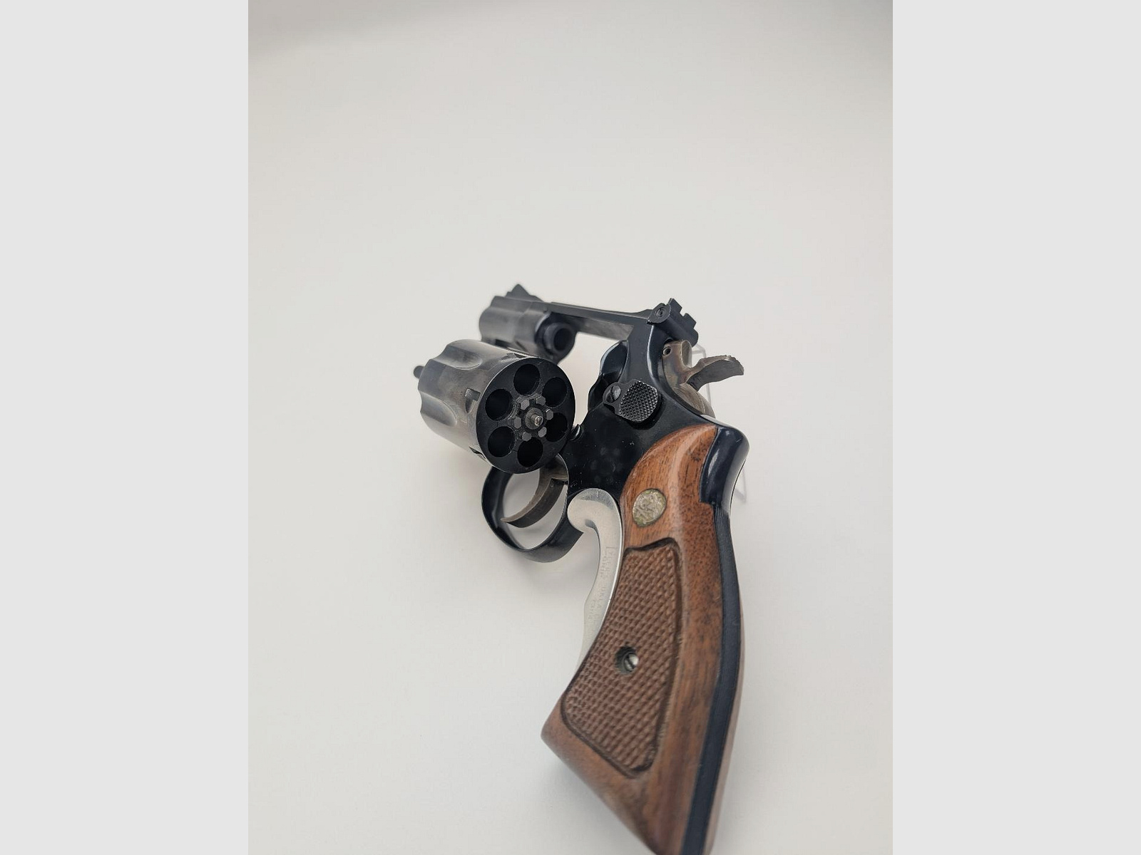 Smith and Wesson Revolver cal.38 Mod.15 Snub Nose 
