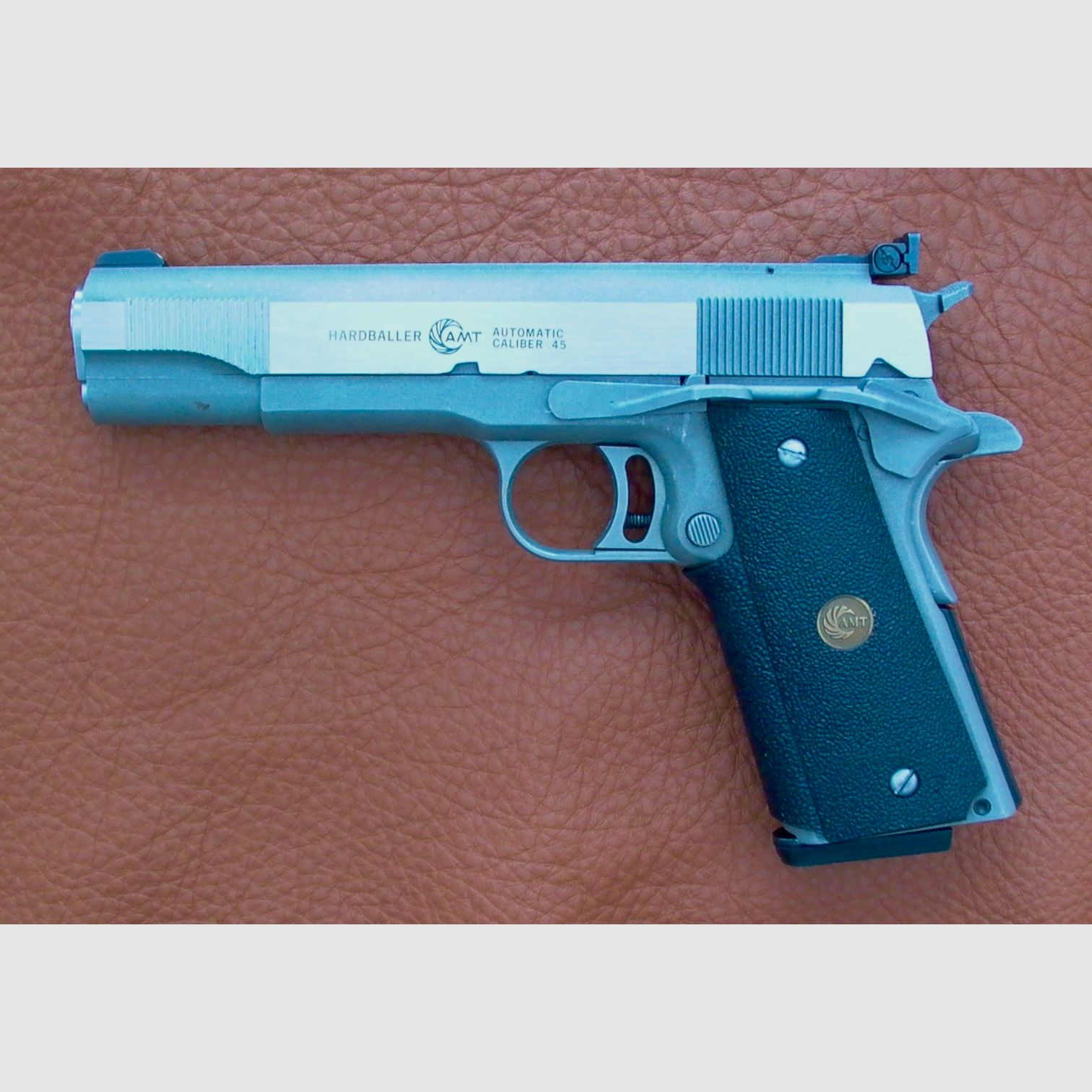 AMT  Hardballer, Bild 2 von 2