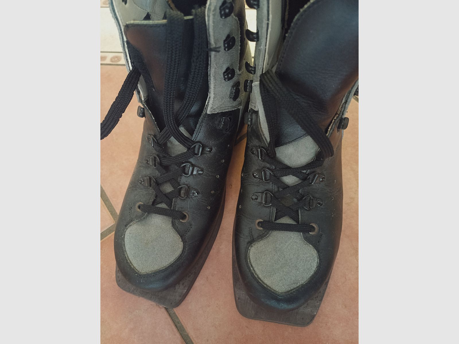 Shooting shoes size 45