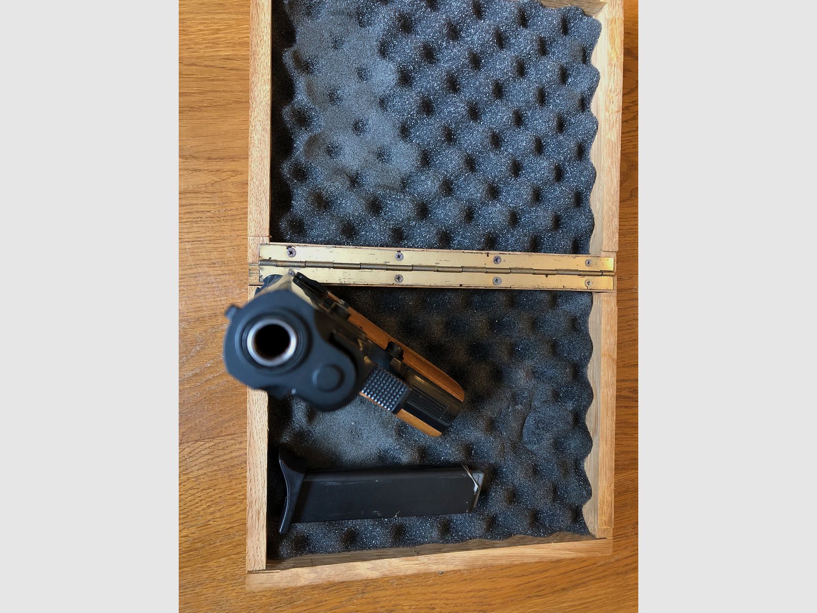 ME 9 collector's pistol anniversary model in wooden case
