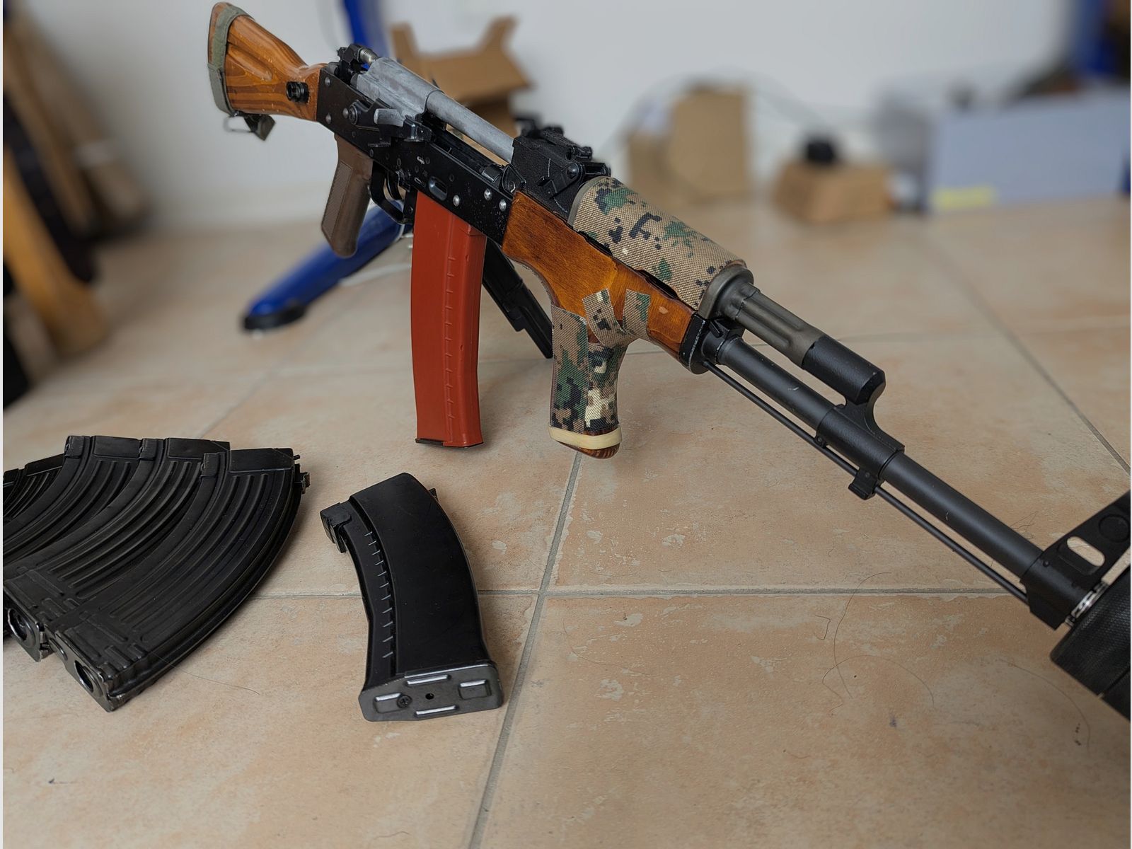 Airsoft Echtholz Stahl AK 74 GBBR und Magazine