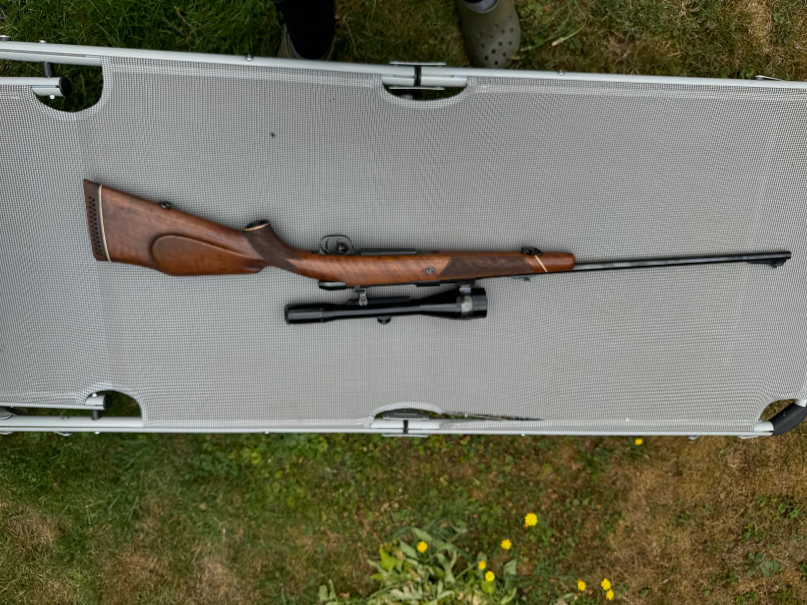 Mauser Modell 2000 Kal. .375 H&H Magnum met Zeiss Diavari 2,5–10x50 en Suhler haakmontage