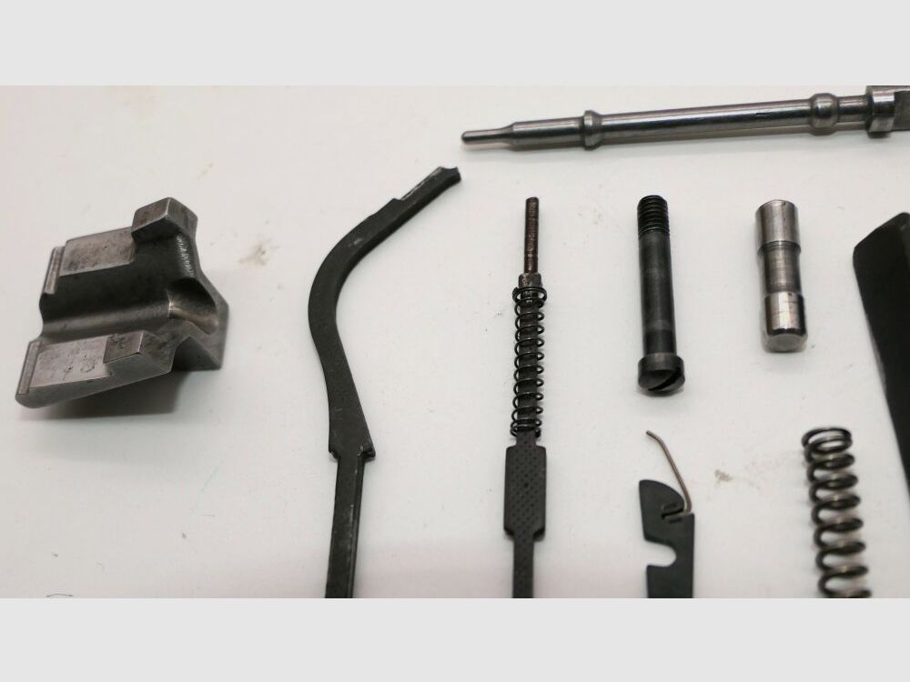 Wapenfabriek Walther Ulm Donau Vrije onderdelen set Walther P38 van de Bundeswehr 14 onderdelen