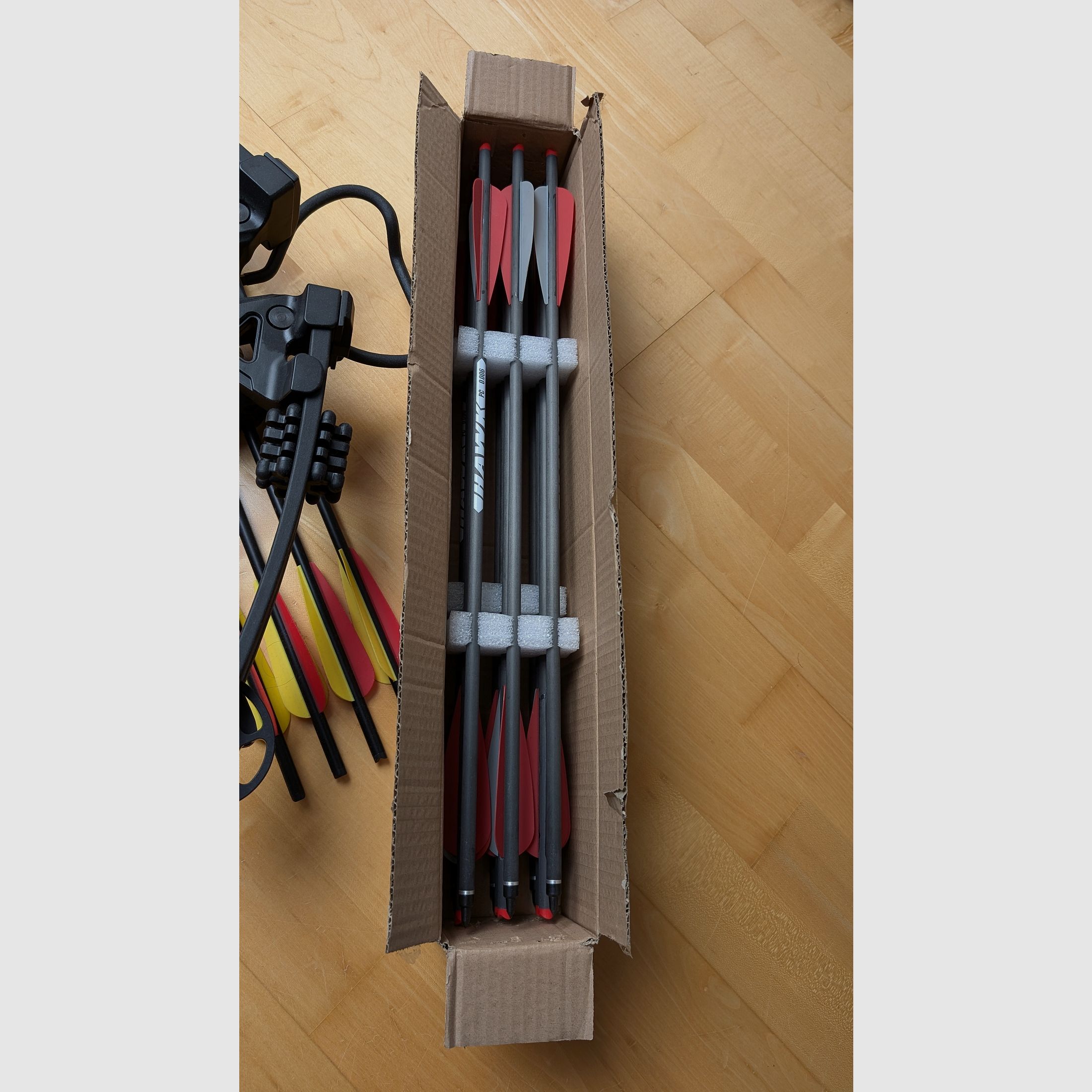 Man Kung 185 lbs Compound Armbrust neuwertig mit viel Zubehör und Jagdspitzen