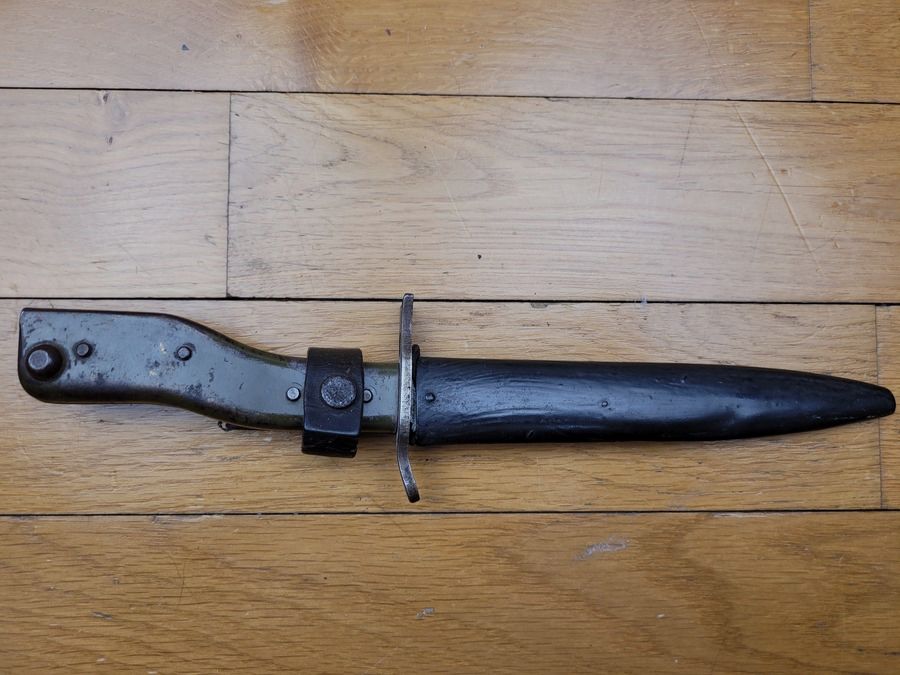 Guter Dolch – DEMAG Bajonett – Ersatz EB1 – Gutes Futteral und Befestigung des Modells – Lackierung – TBE, Bild 1 von 11