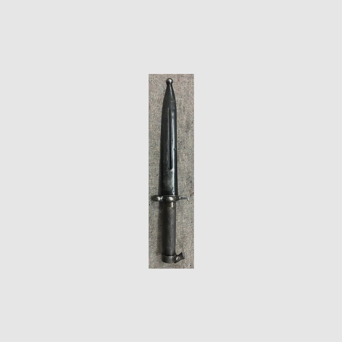 Schwedisches Bajonett Modell 1896 für den Schwedenmauser. Der Hersteller ist die Firma E.J.A.B. - Eskilstuna Jernolegets Aktion Bolaget in Eskilstuna / Schweden.
