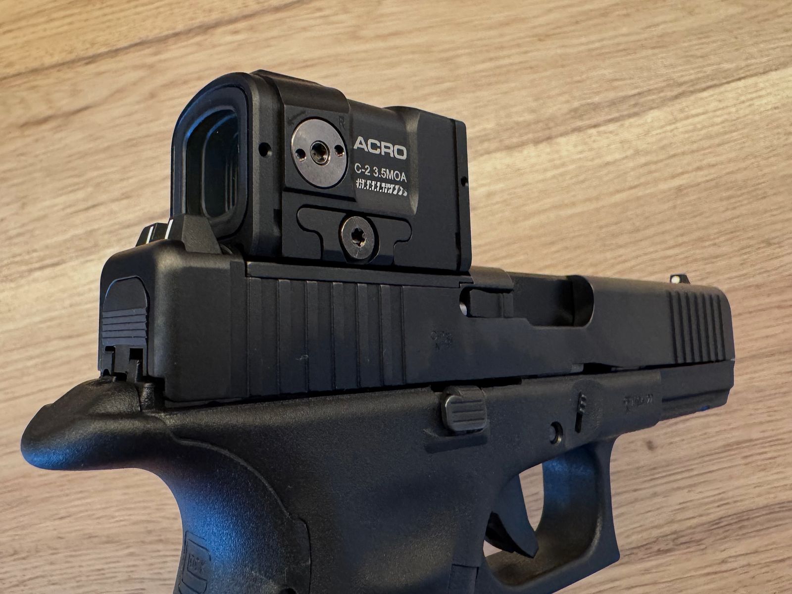 Glock 17 Gen.5 MOS con Aimpoint ACRO C2, Performance Trigger