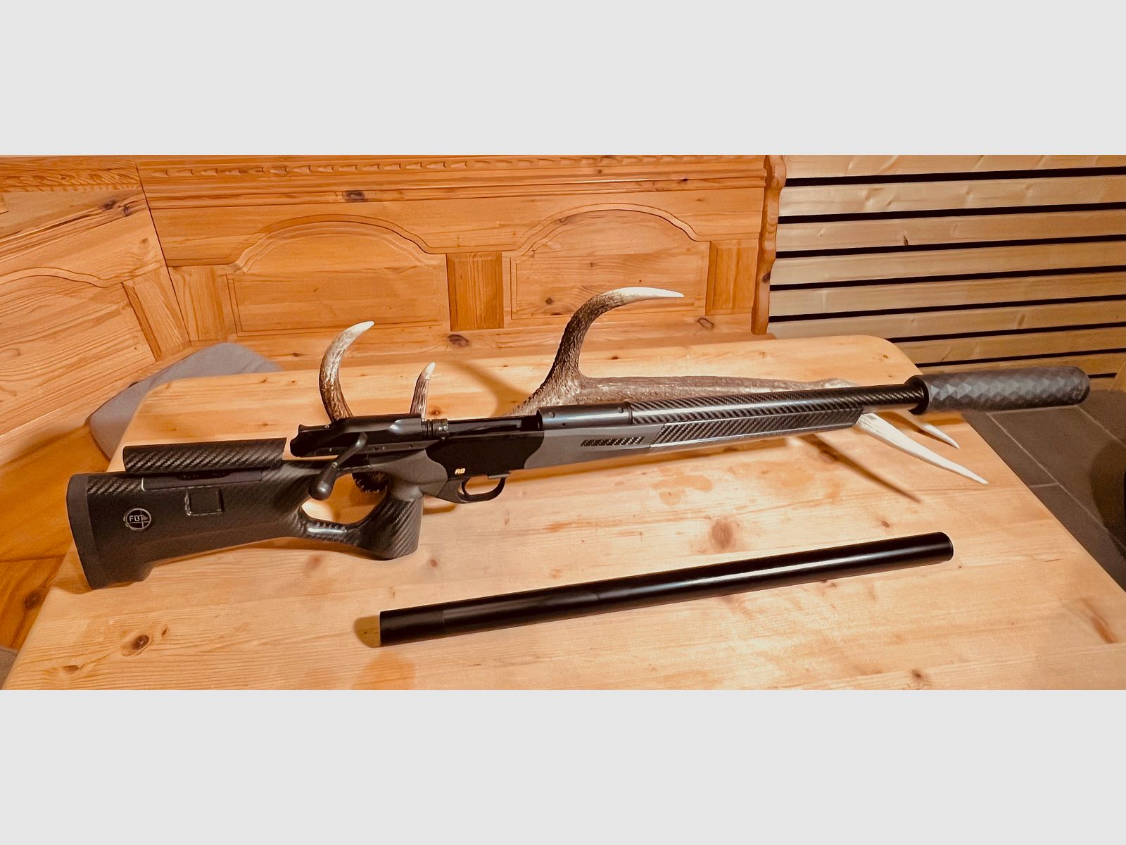 Blaser R8 Ultimate Silence FBT Schaft und FBT One Dämpfer