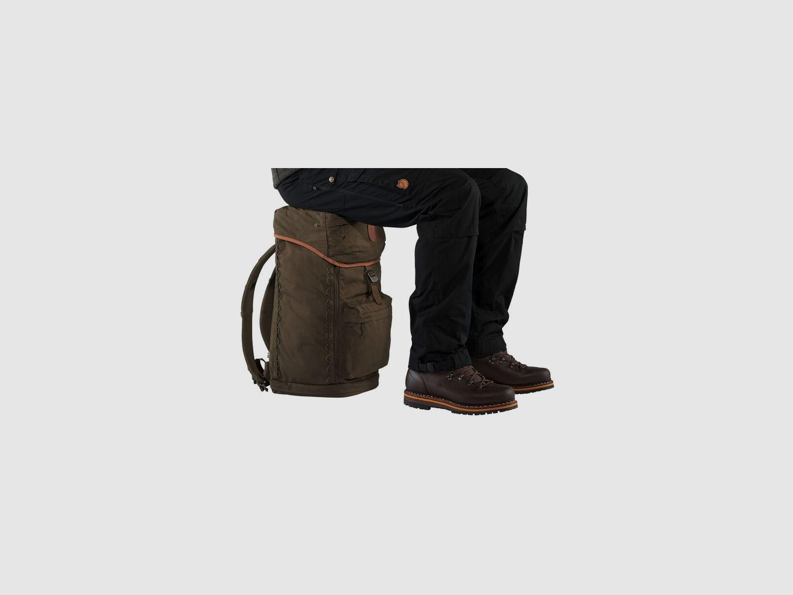 FJÄLLRÄVEN Singi Stubben Sitzrucksack Dark Olive