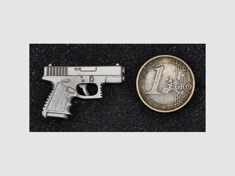 Pistole Glock Compakt als Metall-Anstecker