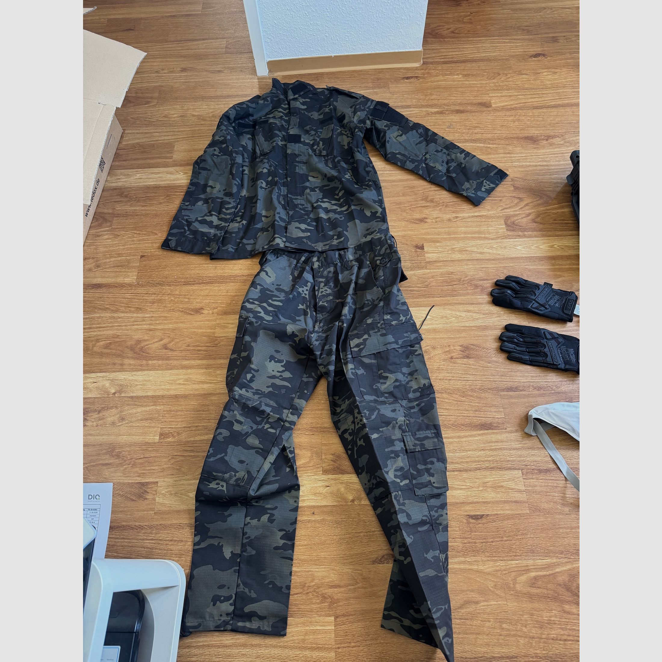 Set complet Paintball NEUF & jamais utilisé – Tippmann FT-12, masque Proto, tenue camo (XXL), Mechanix L & accessoires Prix négociable, image 7 sur 12