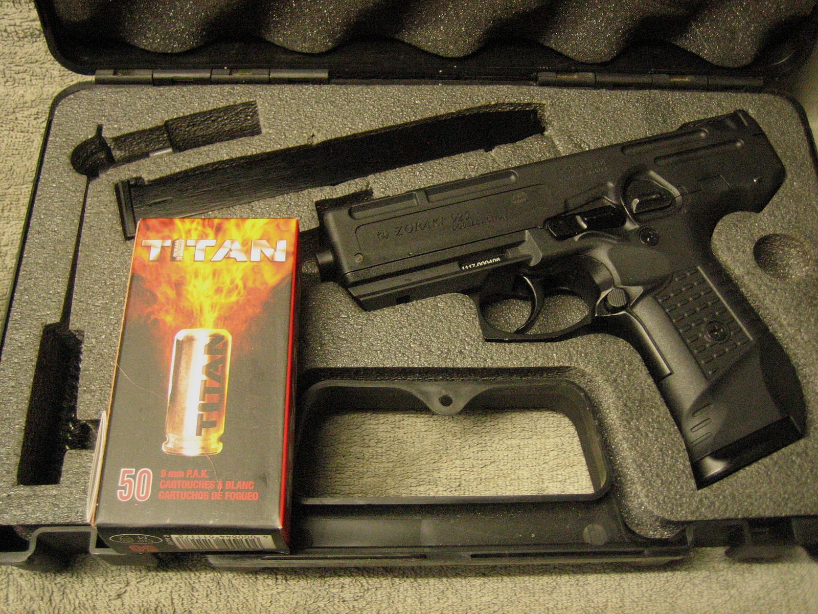 Zoraki 925 PAK neuwertig PLUS eine neue Packung 9 mm PAK Munition 