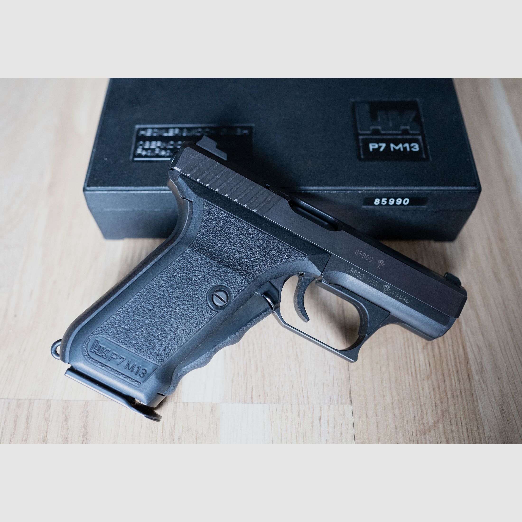 Heckler & Koch Pistole HK P7 M13 9x19mm Original mit Karl Nill Holz Griffschalen und Zubehör