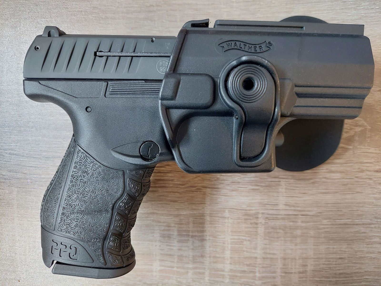 Walther PPQ M2 | 9 mm P.A.K. (+ Walther Holster)