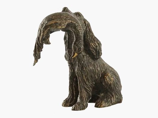 Estatua de bronce pequeña Lovergreen con motivo de cocker spaniel con faisán en la boca