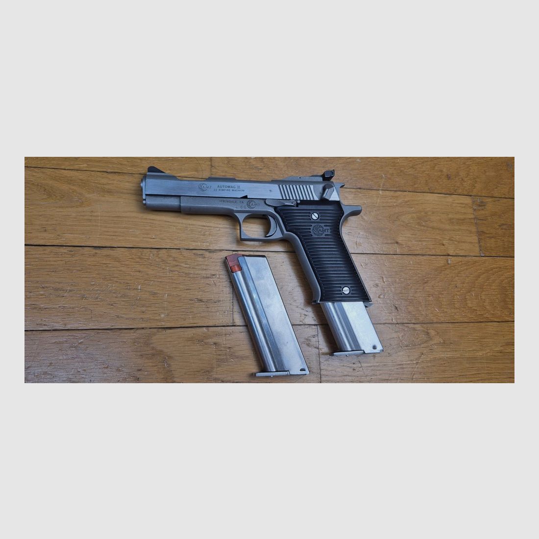 Selten und schöner Automag II Pistol – Kaliber 22Magnum – Herstellung AMT – Edelstahl von A bis Z – In 4 1/2 Zoll – Ausgezeichneter mechanischer Zustand – 2 Magazine – TBE+, Bild 1 von 18