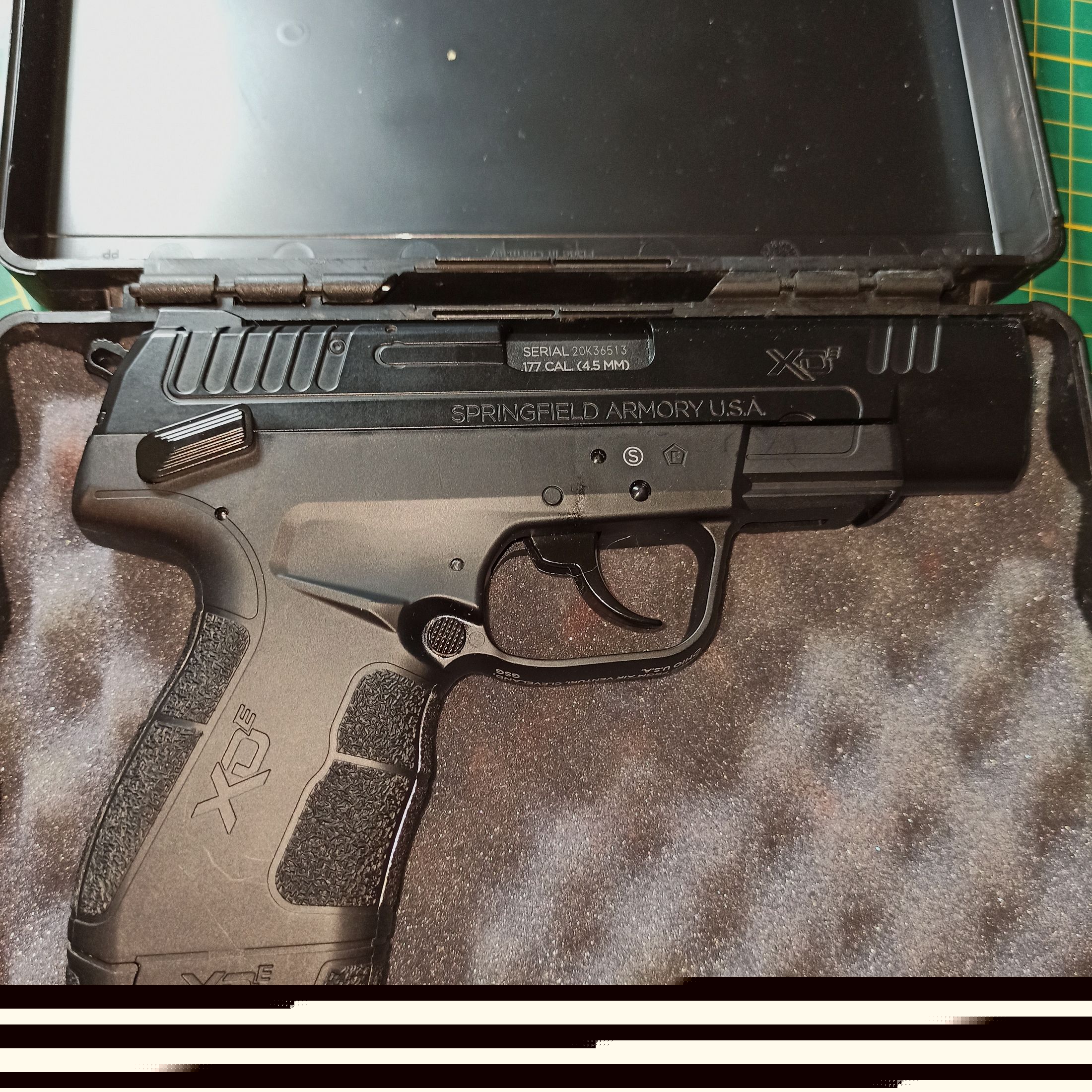 Springfield Amory XDe .177 Kal. Stahl-BB's 4,5mm CO2-Antrieb