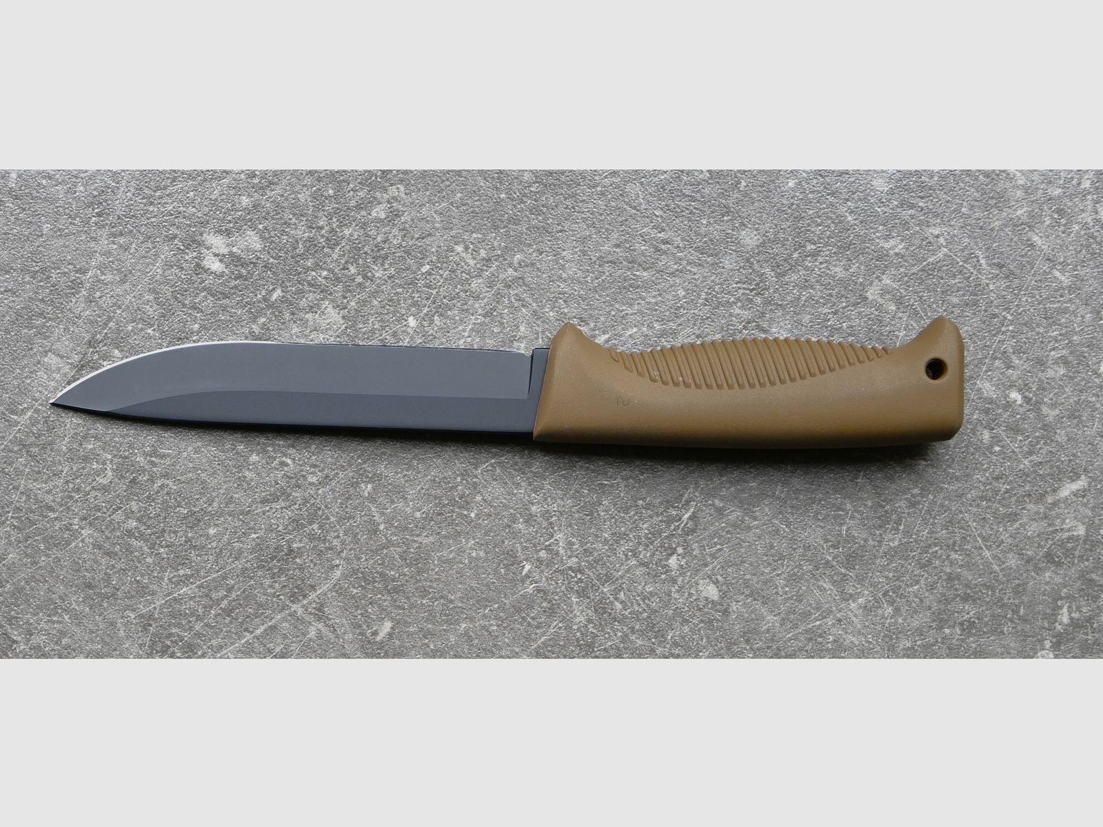 Peltonen M95 Ranger Puukko czarny Cerakote kojot - Wojskowy nóż wielofunkcyjny