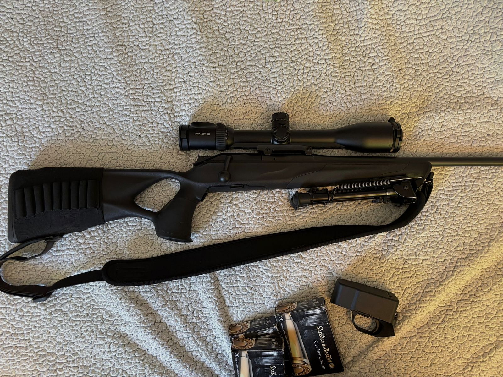 Blaser R8 270 Win. Bez celownika, ale z akcesoriami