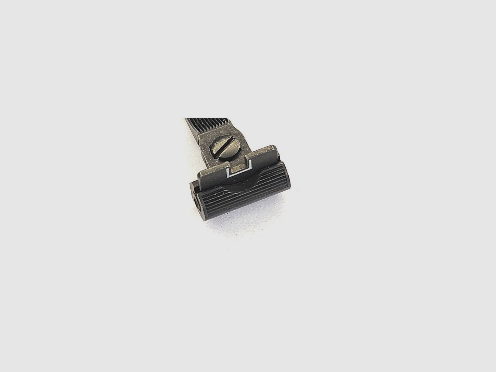 Smith & Wesson Rear Sight Assembly New Style White Outline .160 226060000, image 1 of 5